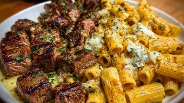 Cheesy Garlic Butter Steak with Rigatoni in Four-Cheese Sauce